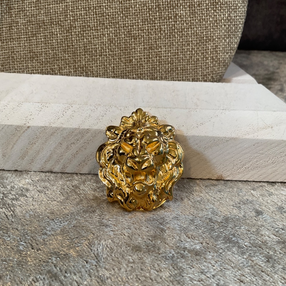 Vintage Gold Lion's Head Scarf Clip - Picture 2 of 3